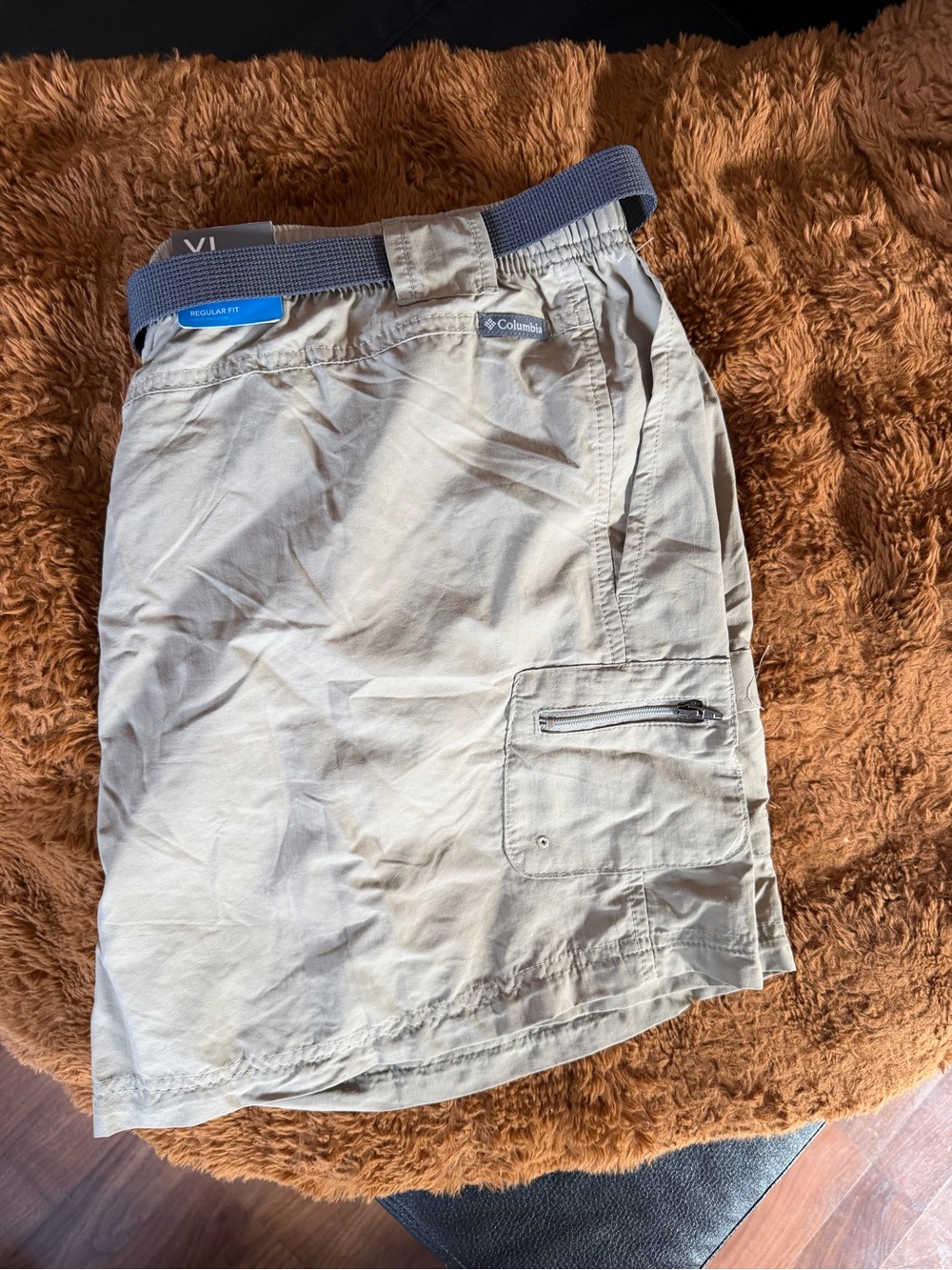 Columbia Men's Light Beige Cargo Shorts with Blue Belt